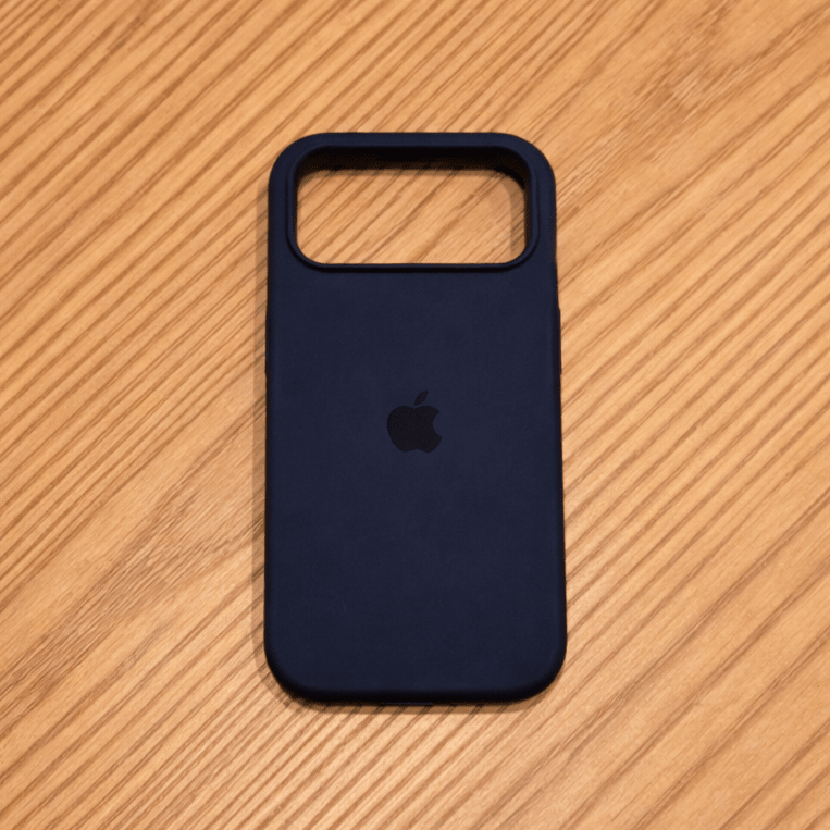 Silicone Case with Soft-Touch Surface Compatible with MagSafe for Smartphones