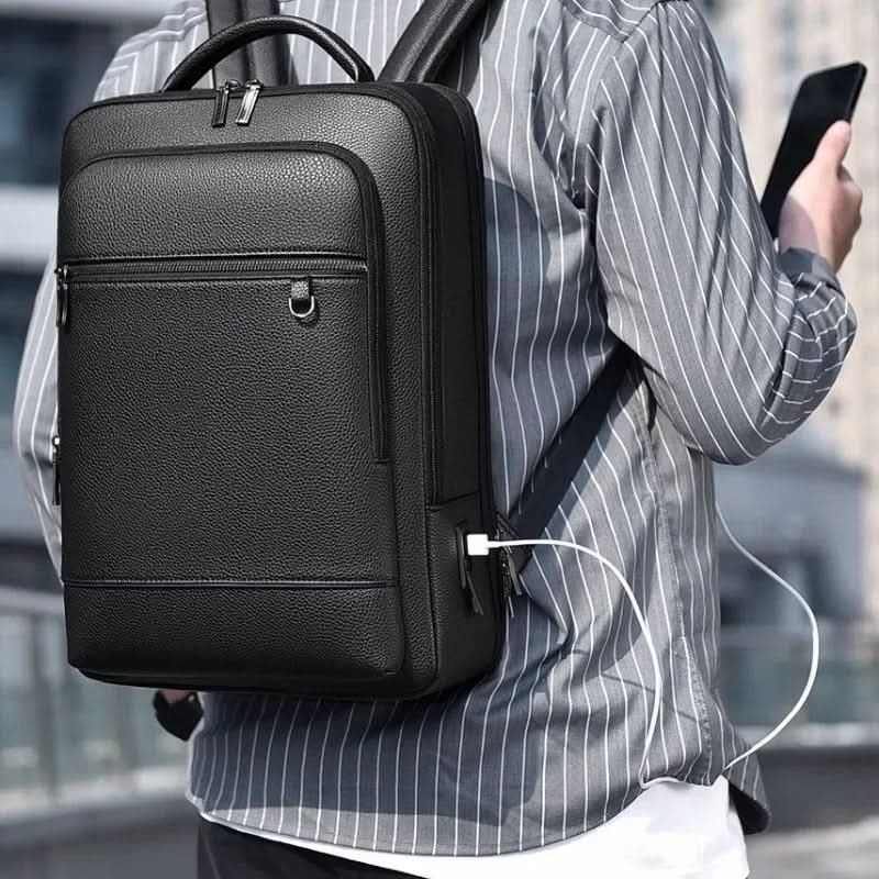 Intelligent USB Backpack for Work and Everyday Use