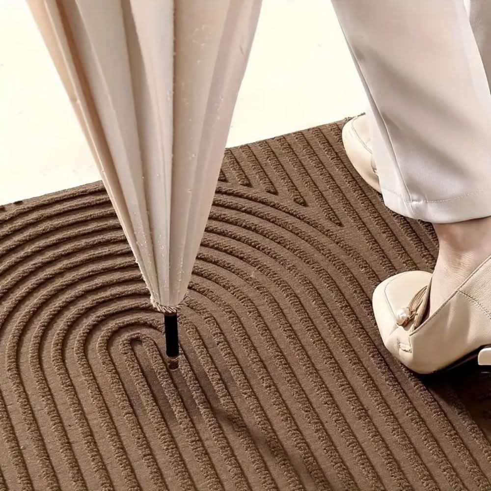 Washable Absorbent Mat with Flowing Line Design