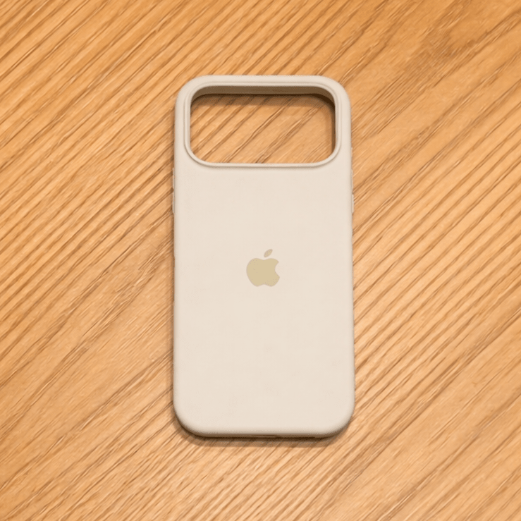 Silicone Case with Soft-Touch Surface Compatible with MagSafe for Smartphones