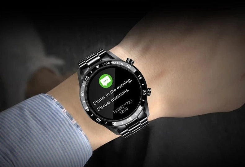 Chic 4G Smartwatch - Sleek Connectivity and Calling Capabilities