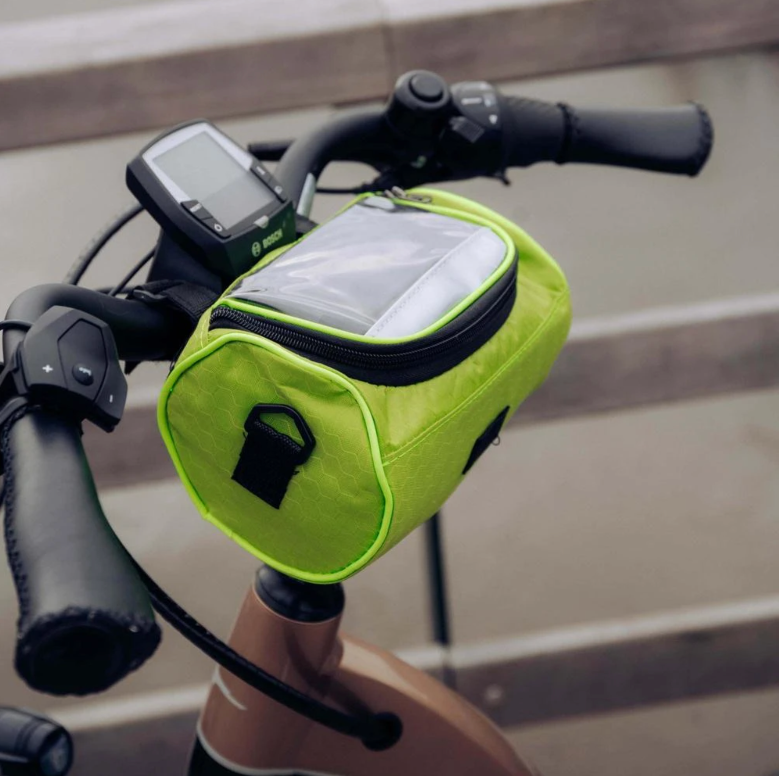 Compact Bike Handlebar Bag with Phone Pocket – Convenient Storage for Cycling Adventures
