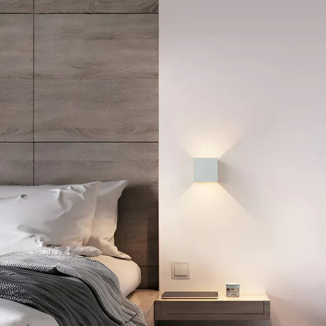 Battery-Operated Wireless Wall Light for Indoor and Outdoor Use | LED Wall Lamp with Sensor in Black and White
