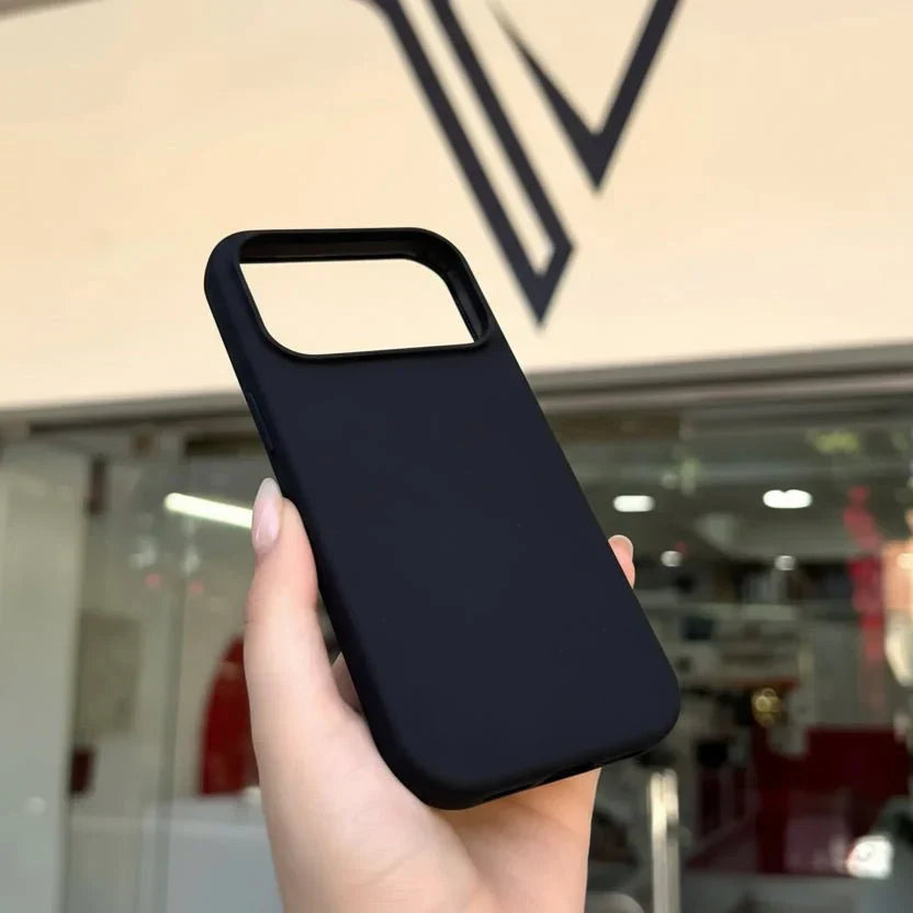 Silicone Case with Soft-Touch Surface Compatible with MagSafe for Smartphones