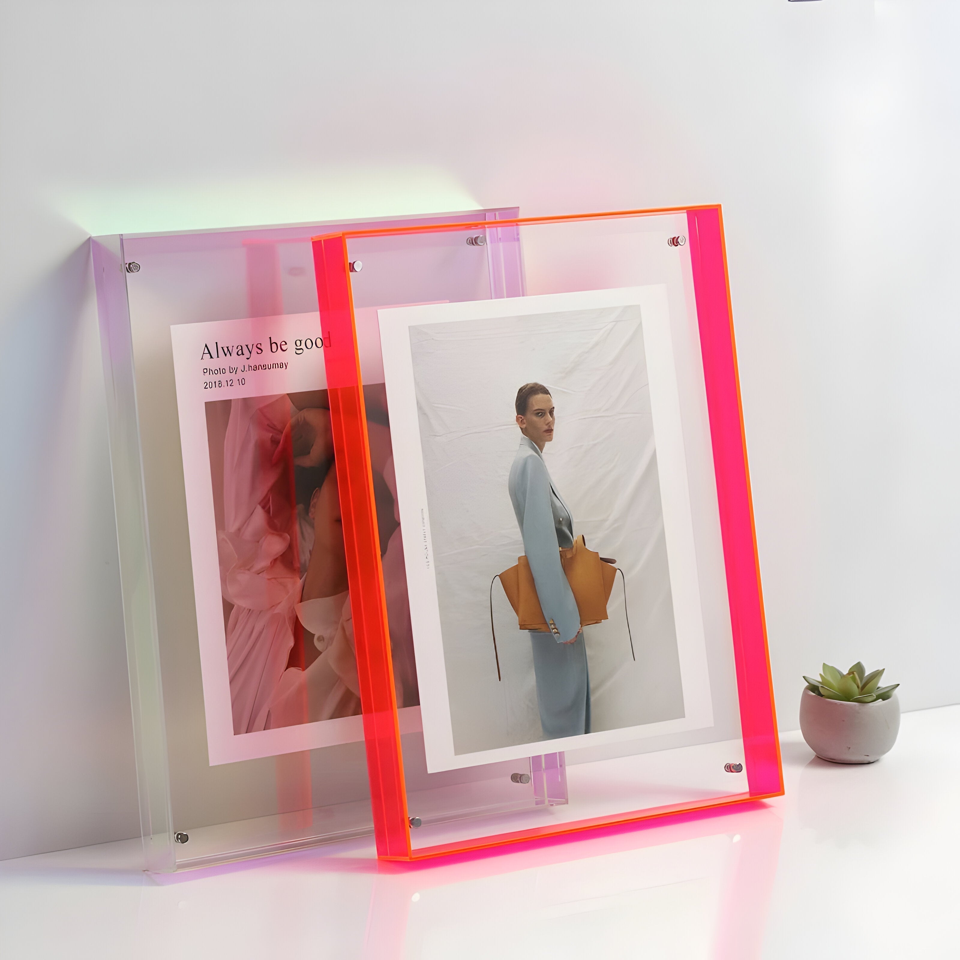 Contemporary Acrylic Photo Frame – Available in Clear and Colored Styles for Image Protection
